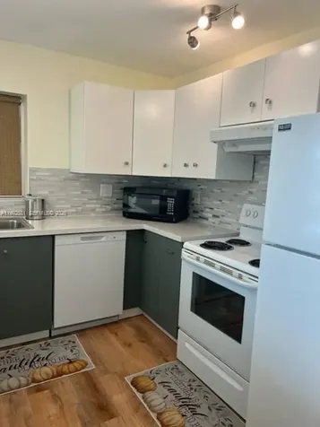 7900 Tatum Waterway Drive Miami Beach FL 33141