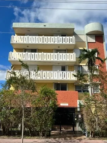 7900 Tatum Waterway Drive Miami Beach FL 33141