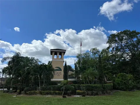 350 W Palm Circle W Pembroke Pines FL 33025