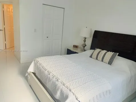 17150 N Bay Road Sunny Isles Beach FL 33160