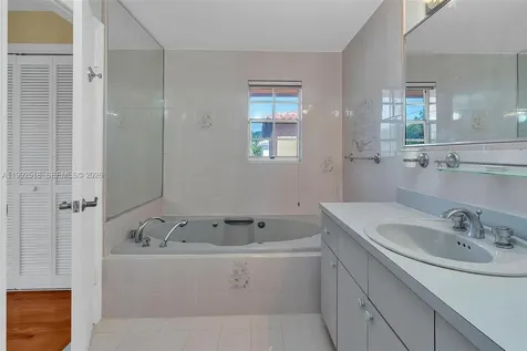 5309 Alton Road Miami Beach FL 33140