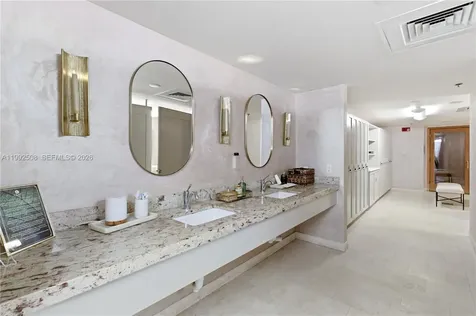 1395 Brickell Avenue Miami FL 33131