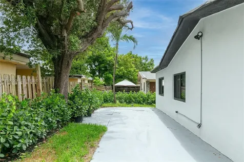 6125 SW 40th Court Miramar FL 33023