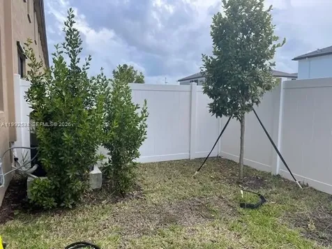 11064 W 33 Way Hialeah Gardens FL 33018