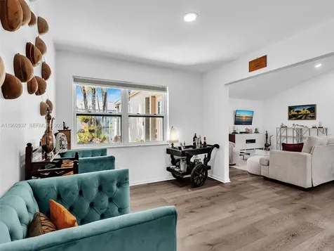 371 NW 101st Terrace Pembroke Pines FL 33026