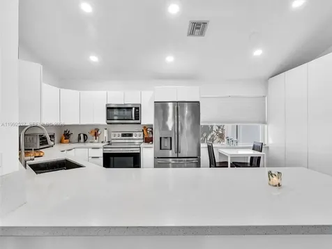 371 NW 101st Terrace Pembroke Pines FL 33026