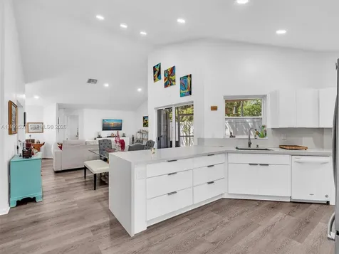 371 NW 101st Terrace Pembroke Pines FL 33026
