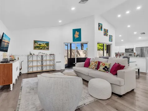 371 NW 101st Terrace Pembroke Pines FL 33026