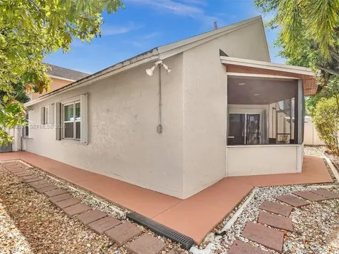 371 NW 101st Terrace Pembroke Pines FL 33026