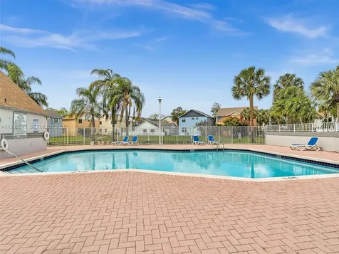 371 NW 101st Terrace Pembroke Pines FL 33026