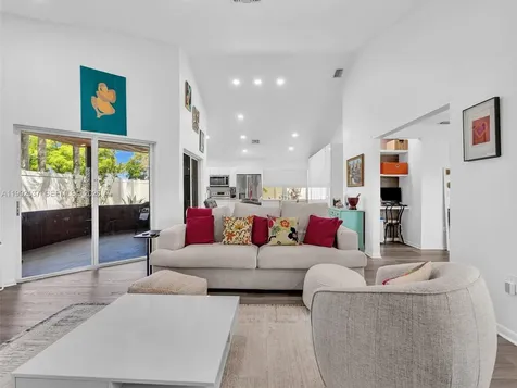 371 NW 101st Terrace Pembroke Pines FL 33026