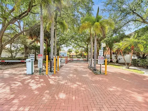 371 NW 101st Terrace Pembroke Pines FL 33026