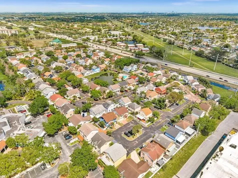 371 NW 101st Terrace Pembroke Pines FL 33026