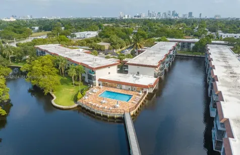 333 NW 17th Court Fort Lauderdale FL 33311