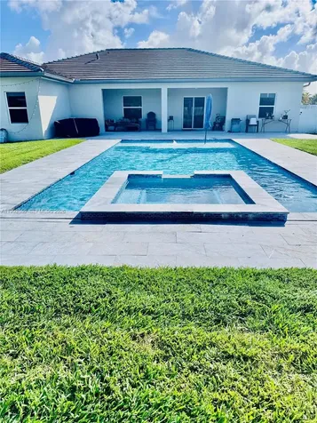 19303 SW 132nd Path Miami FL 33177