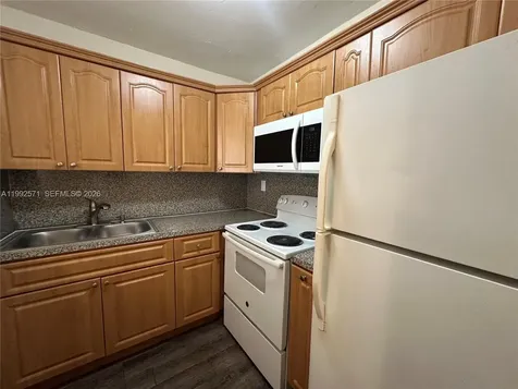 1008 NW 45th Avenue Miami FL 33126