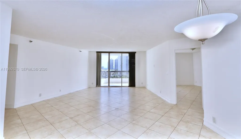 3500 Mystic Pointe Drive Aventura FL 33180