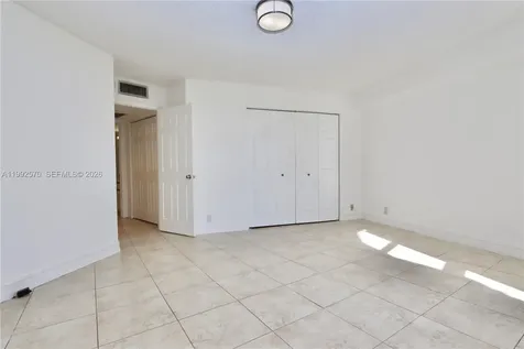 3500 Mystic Pointe Drive Aventura FL 33180