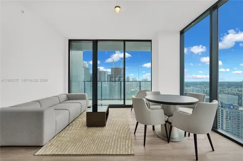 20 NE 11th Street Miami FL 33132
