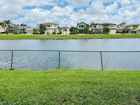 481 SW 113th Way Pembroke Pines FL 33025