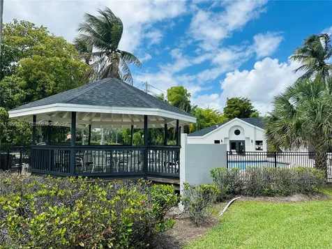 481 SW 113th Way Pembroke Pines FL 33025