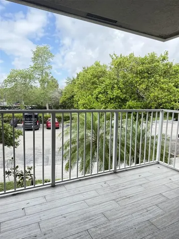 5015 Wiles Road Coconut Creek FL 33073