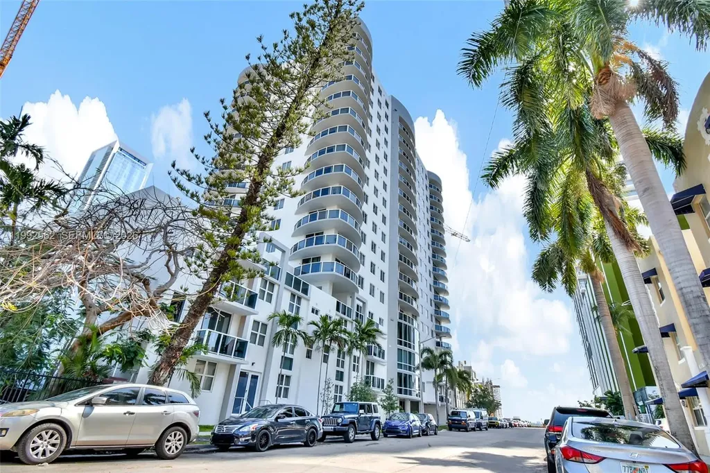 601 NE 23rd Street Miami FL 33137