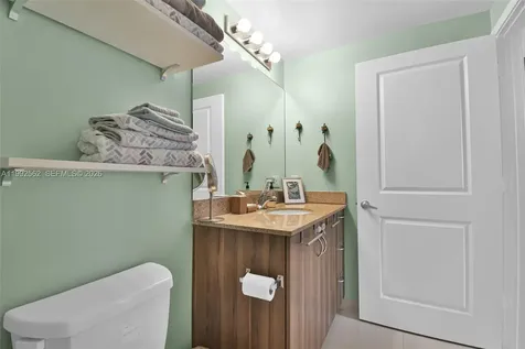 601 NE 23rd Street Miami FL 33137