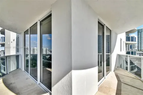 601 NE 23rd Street Miami FL 33137