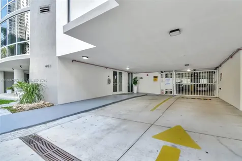 601 NE 23rd Street Miami FL 33137