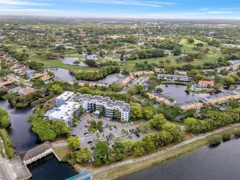 1021 Mockingbird Lane Plantation FL 33324
