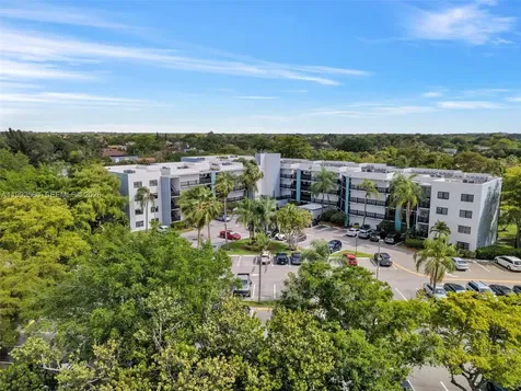 1021 Mockingbird Lane Plantation FL 33324