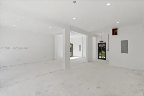 212 NW 11th Street Miami FL 33136
