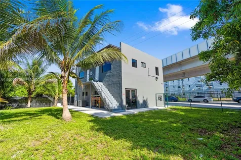 212 NW 11th Street Miami FL 33136