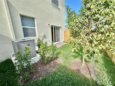 2867 SE 25th Terrace Homestead FL 33035
