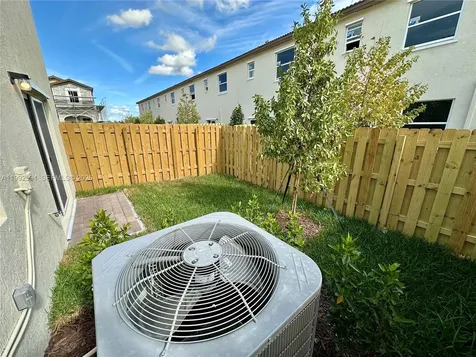2867 SE 25th Terrace Homestead FL 33035