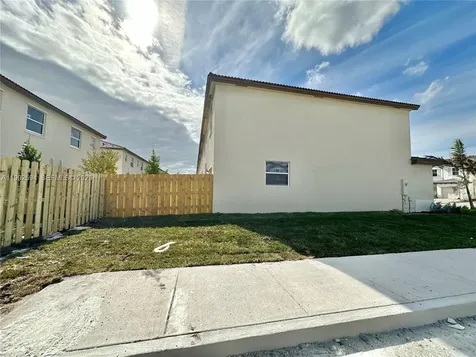 2867 SE 25th Terrace Homestead FL 33035