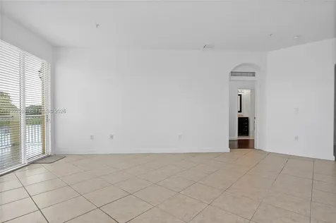 10012 NW 7th Street Miami FL 33172