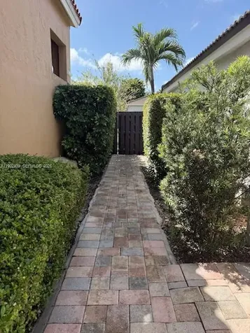 11841 SW 94th Street Miami FL 33186