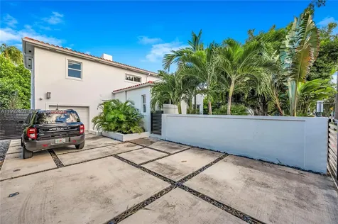 4321 Nautilus Drive Miami Beach FL 33140