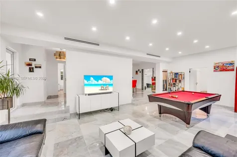 4321 Nautilus Drive Miami Beach FL 33140