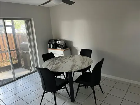 4731 Grapevine Way Davie FL 33331