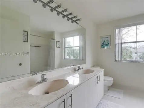 4731 Grapevine Way Davie FL 33331