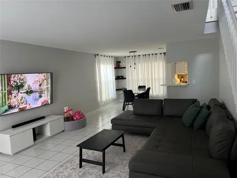 4731 Grapevine Way Davie FL 33331