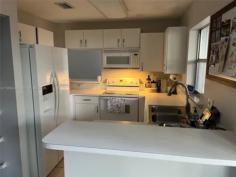 4731 Grapevine Way Davie FL 33331
