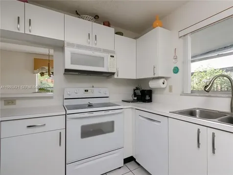 4731 Grapevine Way Davie FL 33331