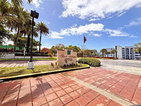9441 Fontainebleau Boulevard Miami FL 33172