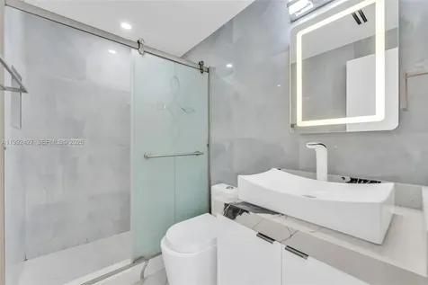 875 E 8th Street Hialeah FL 33010