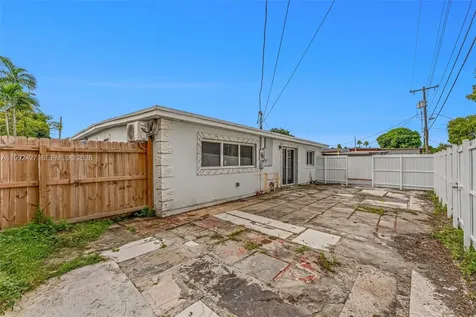 875 E 8th Street Hialeah FL 33010