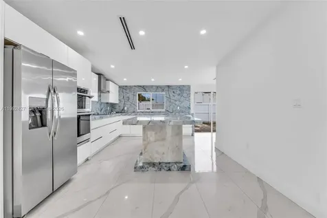 875 E 8th Street Hialeah FL 33010